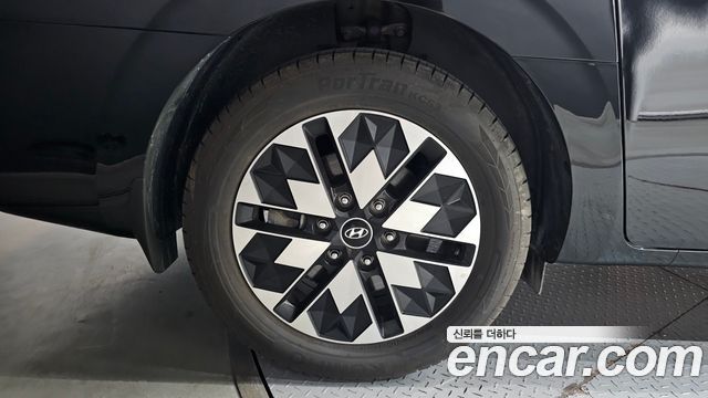 Hyundai Staria 2022 — photo 5