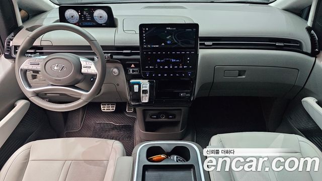 Hyundai Staria 2022 — photo 10