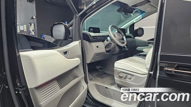 Hyundai Staria 2022 — photo 13