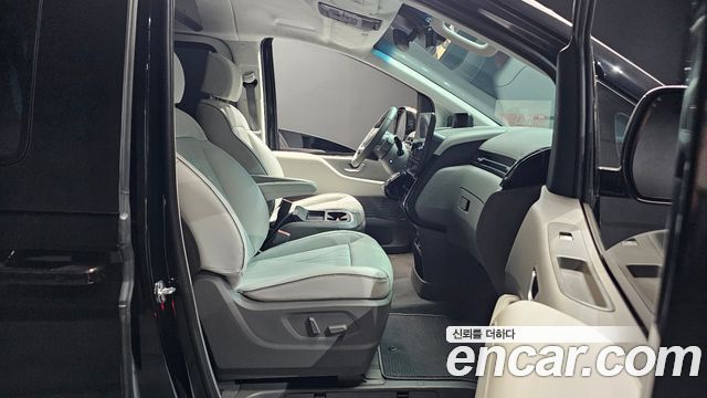 Hyundai Staria 2022 — photo 16