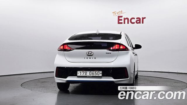 Hyundai Ioniq 2016 — photo 4