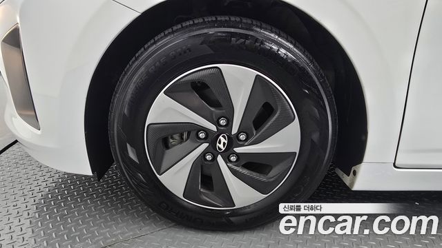 Hyundai Ioniq 2016 — photo 5