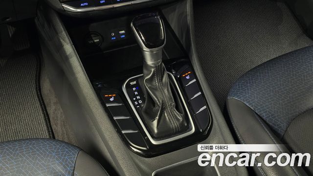 Hyundai Ioniq 2016 — photo 9