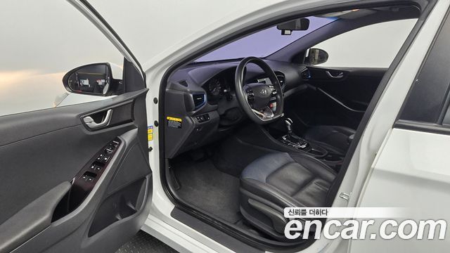 Hyundai Ioniq 2016 — photo 10