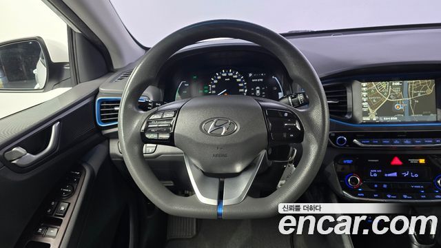 Hyundai Ioniq 2016 — photo 13