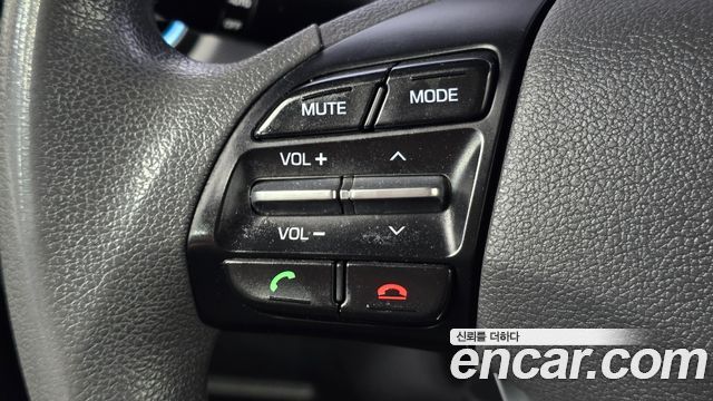 Hyundai Ioniq 2016 — photo 14