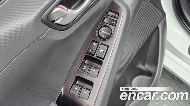 Hyundai Ioniq 2016 — photo 18