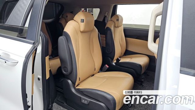 Kia Canival 2021 — photo 12