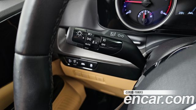 Kia Canival 2021 — photo 14