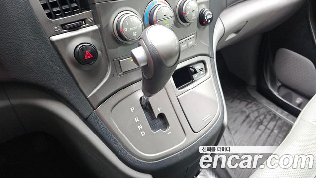 Hyundai Starex 2015 — photo 9