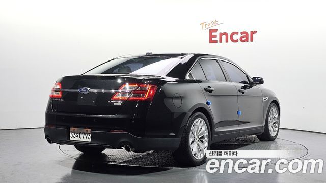 Ford Taurus 2015 — photo 2