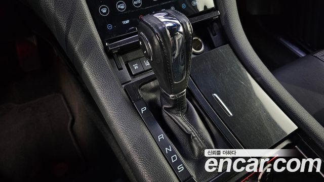 Ford Taurus 2015 — photo 9