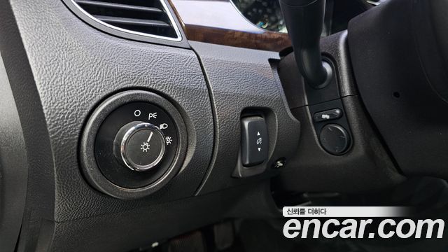 Ford Taurus 2015 — photo 12