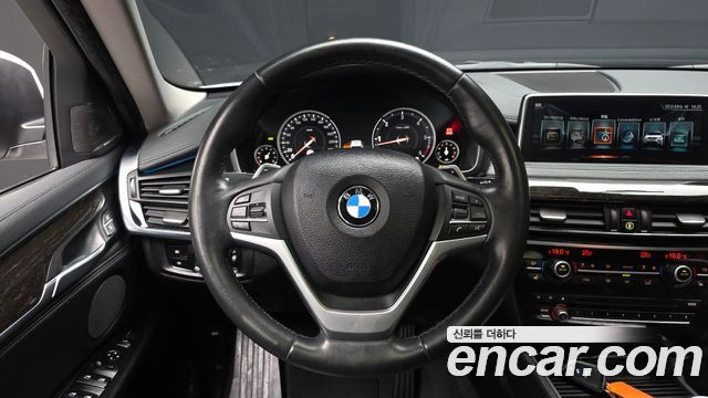 BMW X6 2017 — photo 13