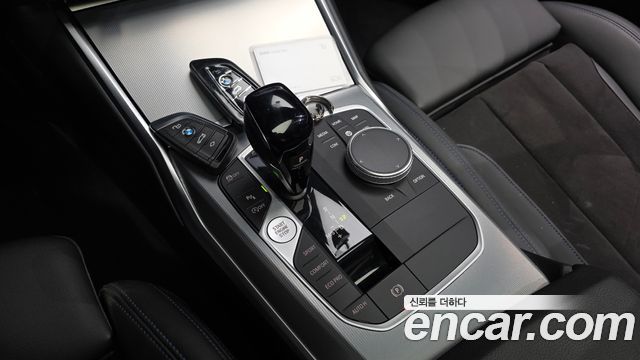 BMW 3-Series 2022 — photo 12