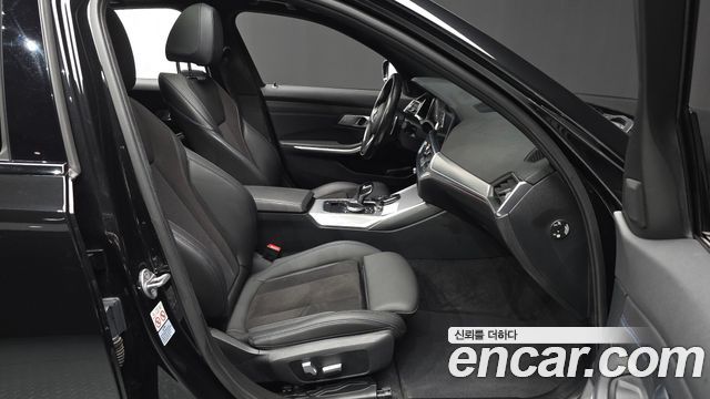 BMW 3-Series 2022 — photo 18