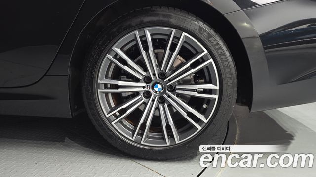 BMW 3-Series 2022 — photo 7
