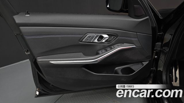 BMW 3-Series 2022 — photo 14