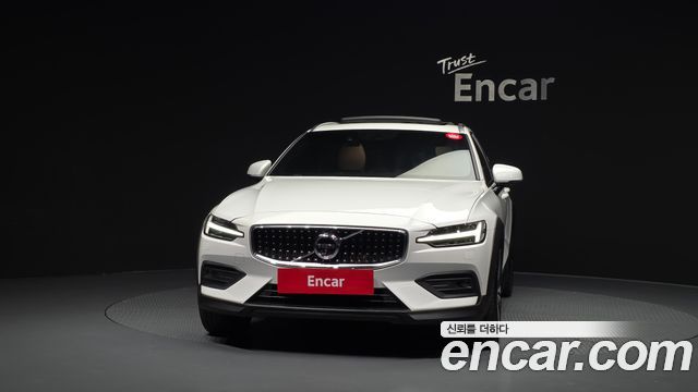 Volvo V60 2021 — photo 3