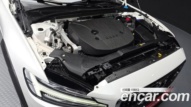 Volvo V60 2021 — photo 6
