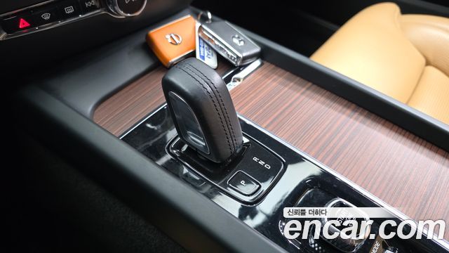 Volvo V60 2021 — photo 12