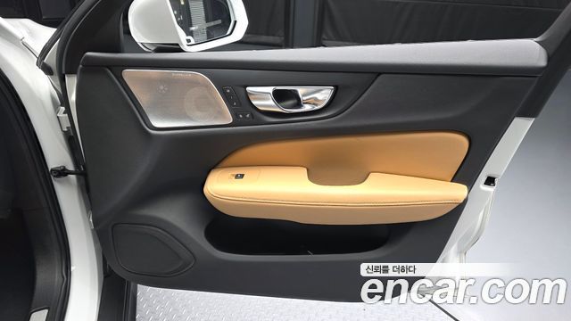 Volvo V60 2021 — photo 14