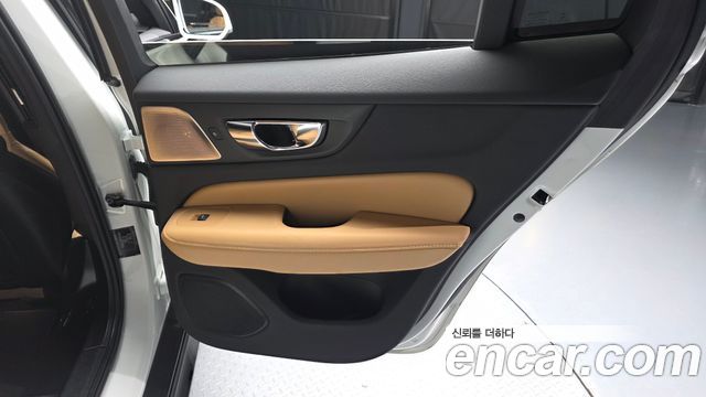 Volvo V60 2021 — photo 15