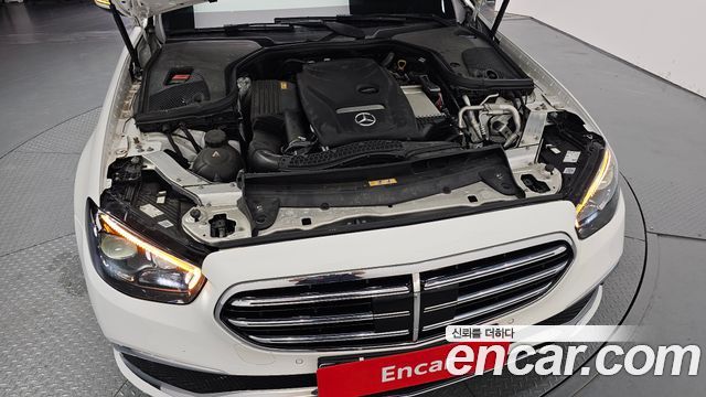 Mercedes-Benz E-Class 2021 — photo 6