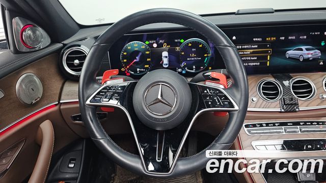 Mercedes-Benz E-Class 2021 — photo 19