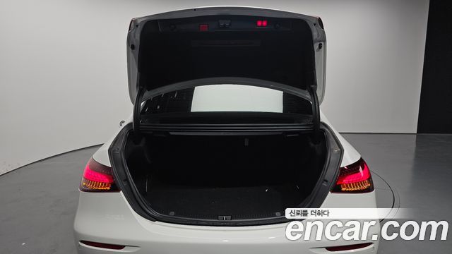 Mercedes-Benz E-Class 2021 — photo 26