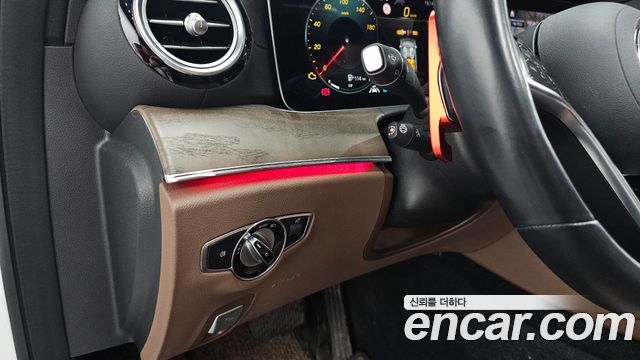 Mercedes-Benz E-Class 2021 — photo 29