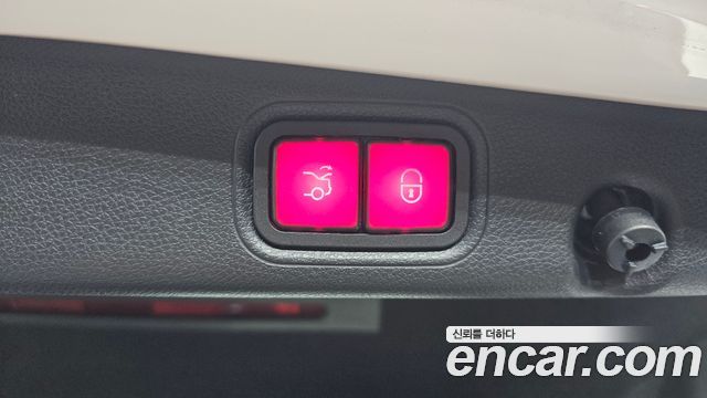 Mercedes-Benz E-Class 2021 — photo 33