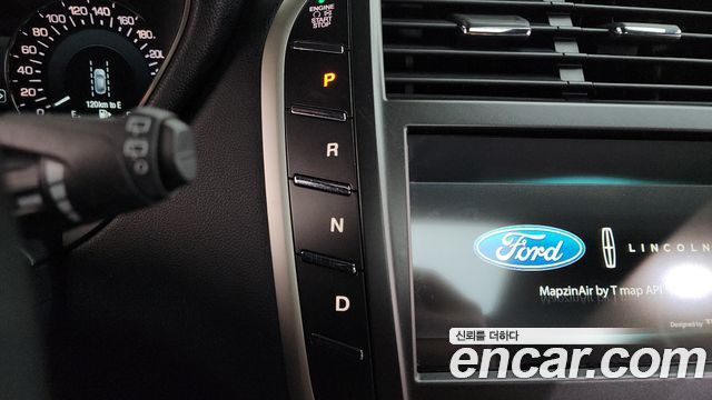 Lincoln MKC 2017 — photo 12