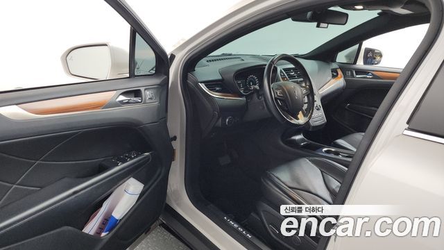 Lincoln MKC 2017 — photo 13