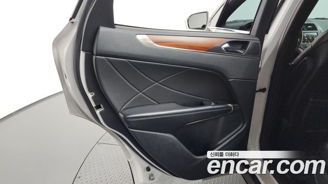 Lincoln MKC 2017 — photo 15