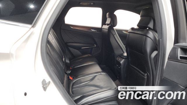 Lincoln MKC 2017 — photo 28