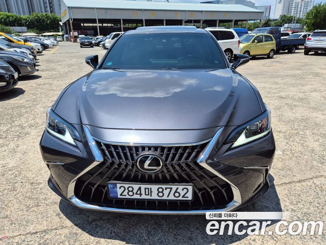 Lexus ES 2023 — photo 2