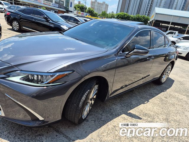 Lexus ES 2023 — photo 3