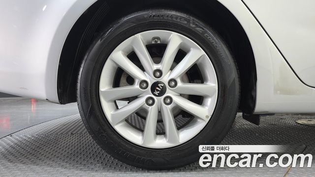 Kia K3 2017 — photo 5