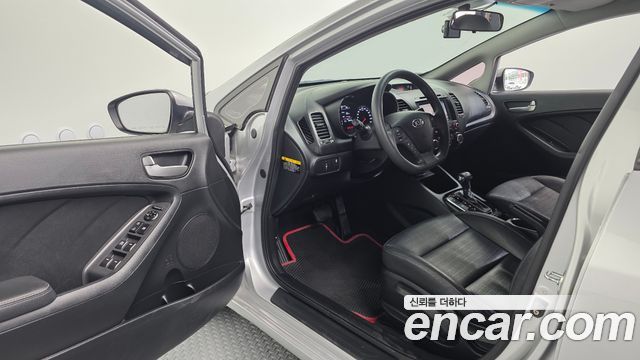 Kia K3 2017 — photo 10