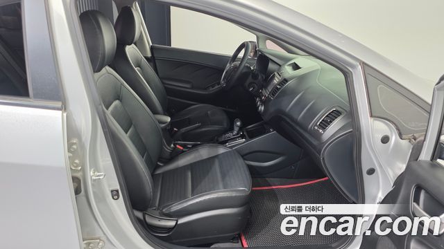 Kia K3 2017 — photo 11