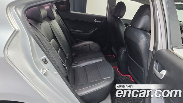 Kia K3 2017 — photo 12