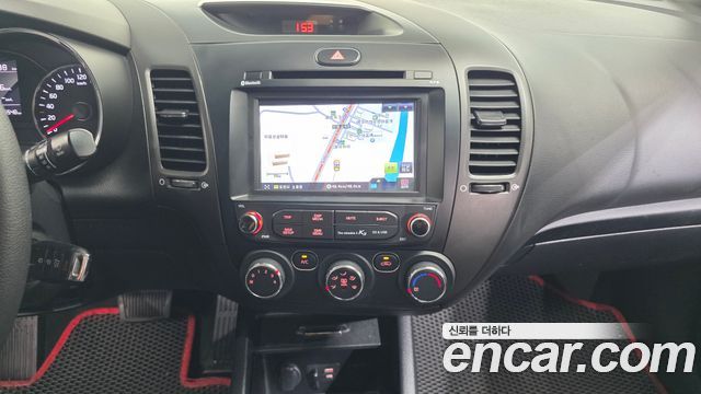 Kia K3 2017 — photo 14