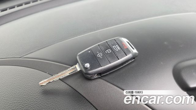 Kia K3 2017 — photo 16