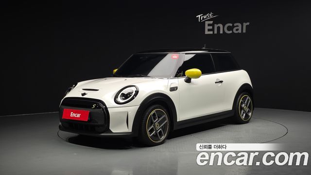 Mini Cooper 2024 — photo 1