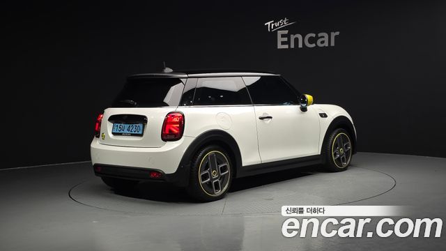 Mini Cooper 2024 — photo 2