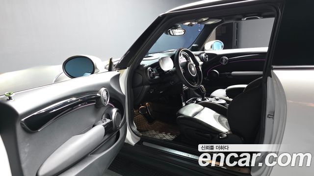 Mini Cooper 2024 — photo 13