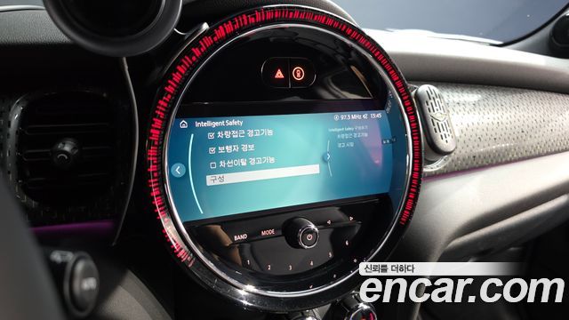 Mini Cooper 2024 — photo 22