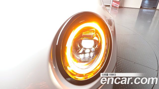 Mini Cooper 2024 — photo 8