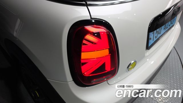 Mini Cooper 2024 — photo 9